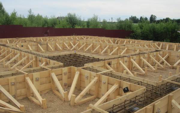 Деревянная опалубка для фундамента