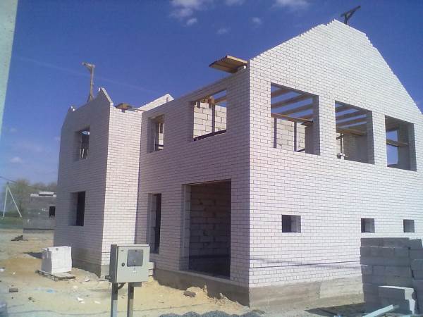 Кирпичный дом