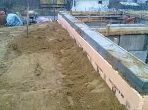 kak-uteplit-lentochnyj-fundament-snaruzhi6