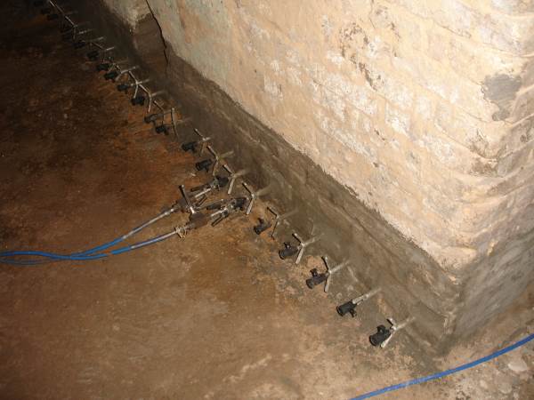 Инъекционная горизонтальная отсечная гидроизоляция