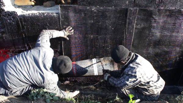 Оклеечная гидроизоляция уже построенноого дома